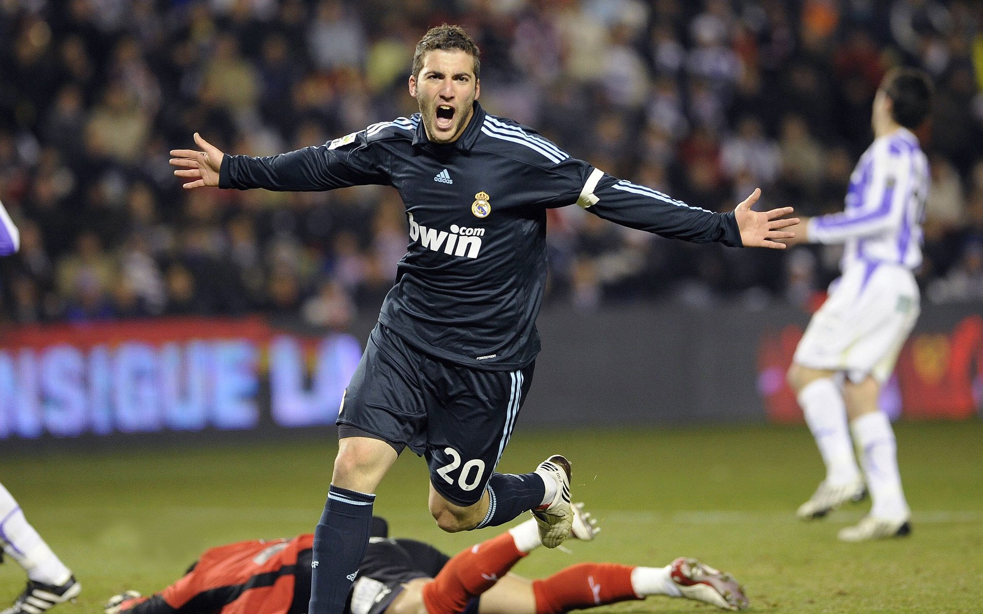 kaiyun-_夜跑热潮席卷城市：健康生活新选择_，夜跑地方